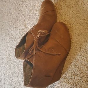 Bongo brown heeled booties